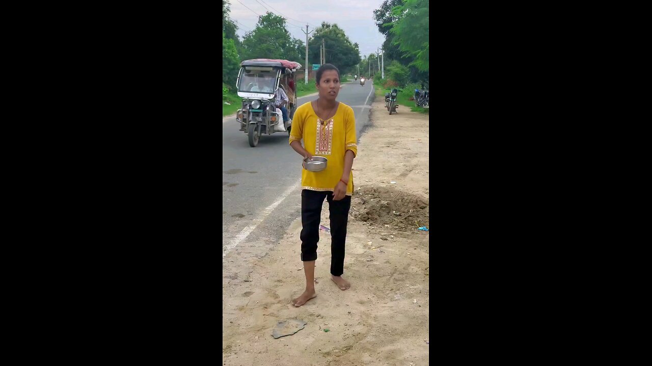 कुछ खाने को दे दो