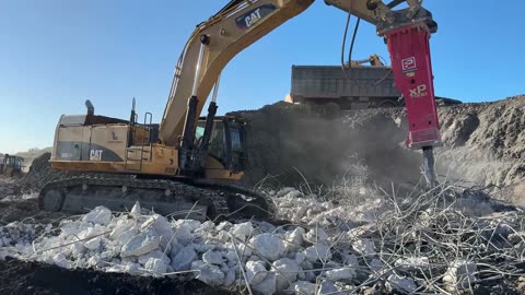 Caterpillar 365C With Promove XP7000, Liebherr 974 & CAT 824G In Action