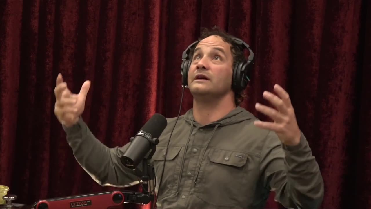 Joshua Waitzkin blacks out in pool #jre #chess #trendingpods