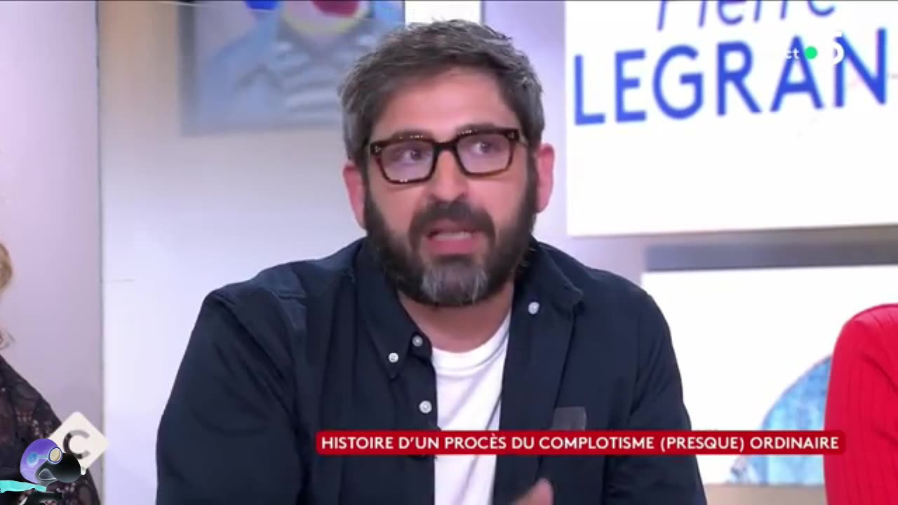 DÉRIVES COMPLOTISTES Thomas Huchon