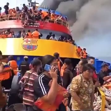 Trageti me njerëz përfshihet nga zjarri