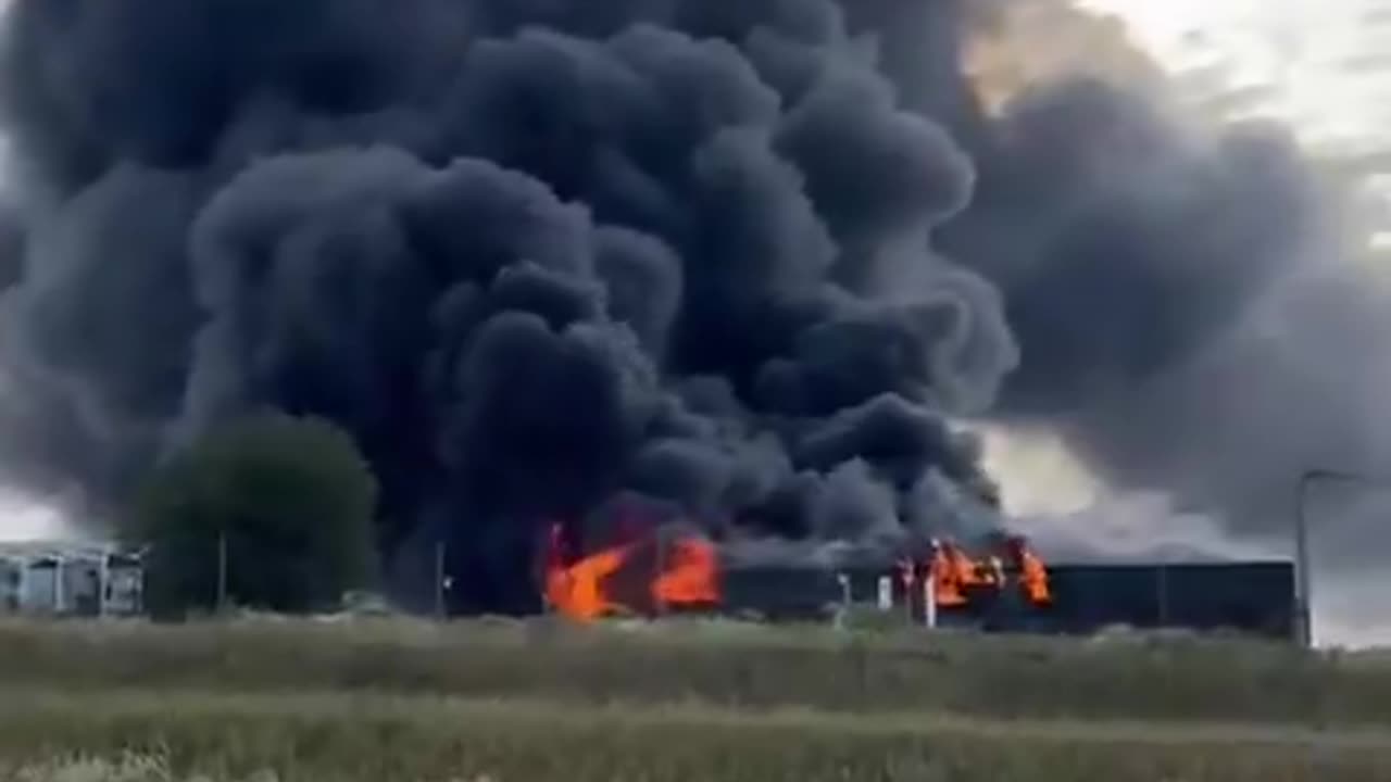 #PILNE: Pożar hali w miejscowości Jankowy w powiecie kępińskim.