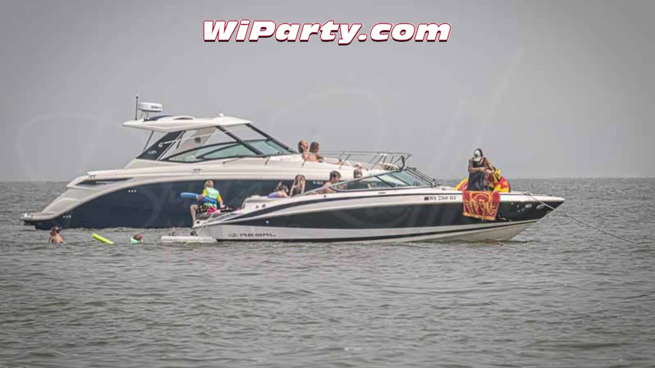 Sunday Funday: Boating Adventures on Lake Winnebago & the Fox River
