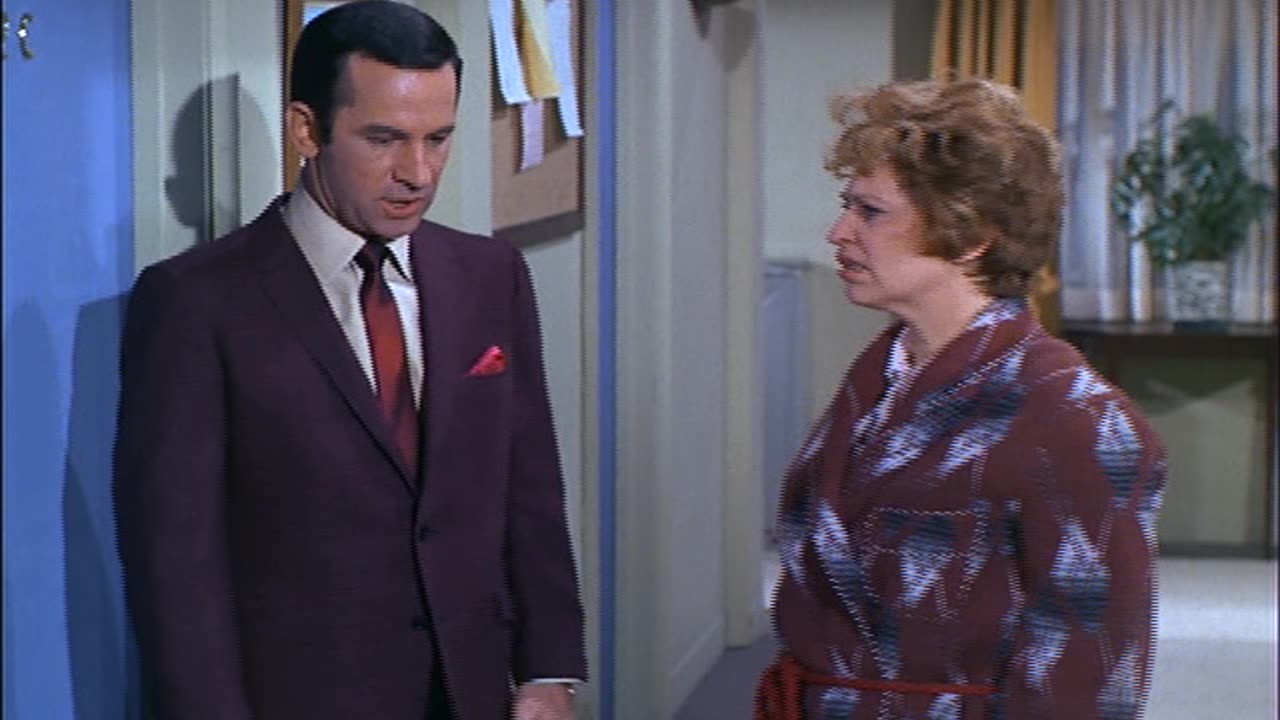 Superagente 86 - T01E30 - El último es un espía torpe (1966)