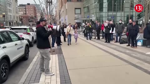 Zelensky is a Hero!’ Massive Protest Erupts Against Trump & Musk Outside Tesla Showroom