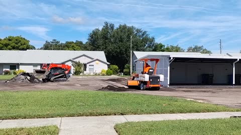 Repaving our parking area..👍👌
