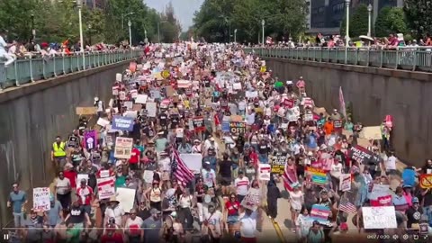 Những người theo chủ nghĩa cánh tả đang XUẤT HIỆN trên đường phố Washington DC ...