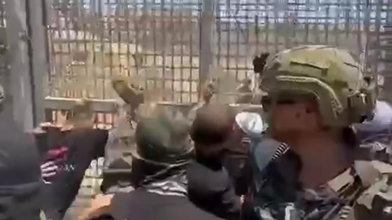Huge chaos at the border: IDF forces are trying to stop hundreds of Druze