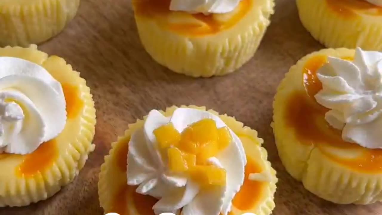 Have oreo at home? Make this mini mango cupcake