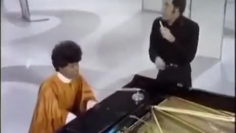 Tom Jones and Little Richard performing "Rip It Up" (1970)