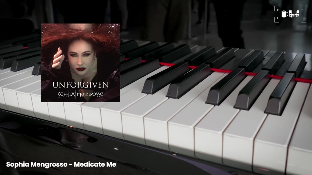 Cupchairs Discovers - 'Medicate Me' (by Sophia Mengrosso)