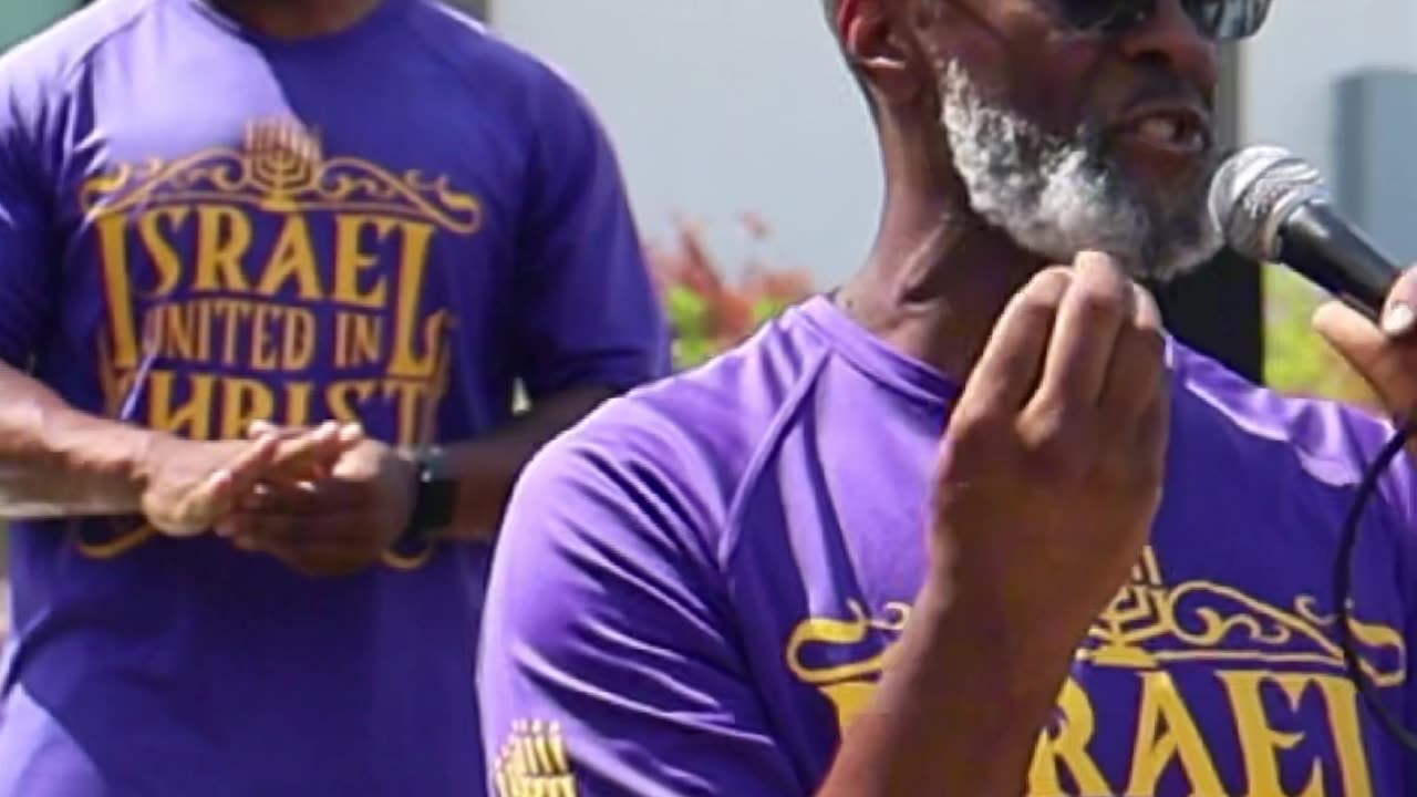 Did he say Jesus is WHITE!? Why is the truth of The #Bible not being taught in the #2819Church?