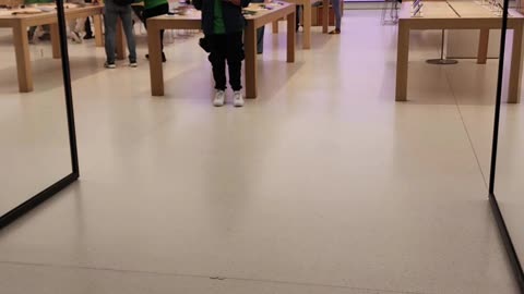 mints_fishtank_moderator ig story "f apple"