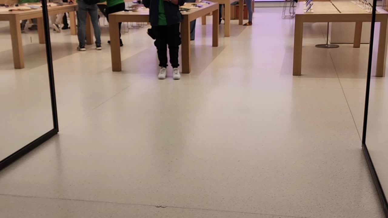 mints_fishtank_moderator ig story "f apple"