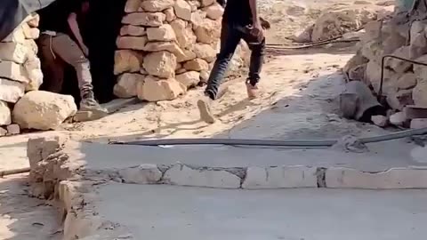 Israeli settlers invade Palestinian homes, pushing elderly and stealing items