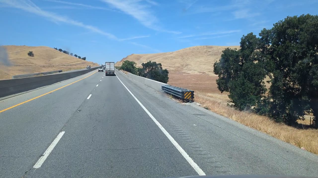 Trucking down Tehachapi grade