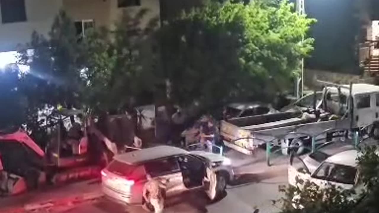 Exchange of fire between police and gunmen in Nazareth, a policeman was seriously