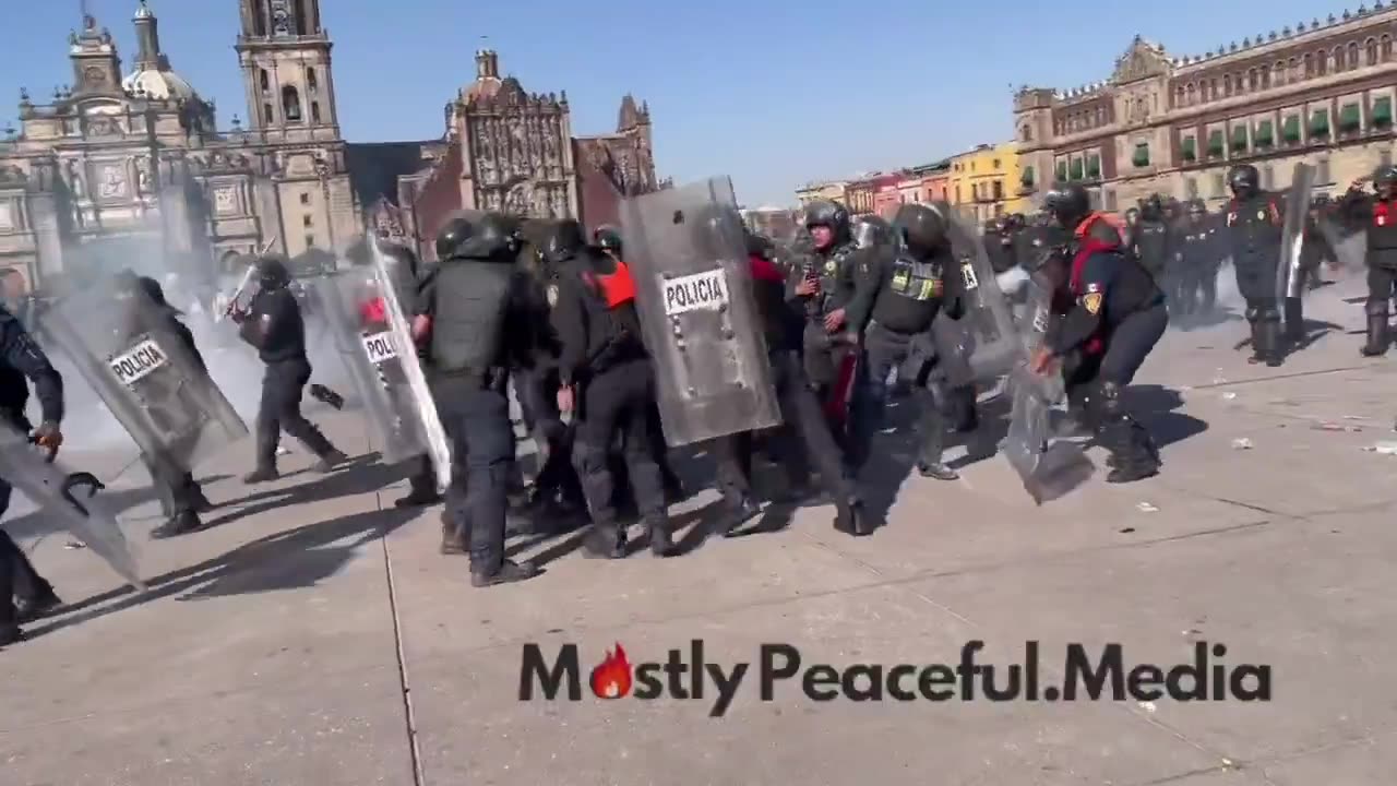 Mexico's situation has become increasingly tense in an instant.