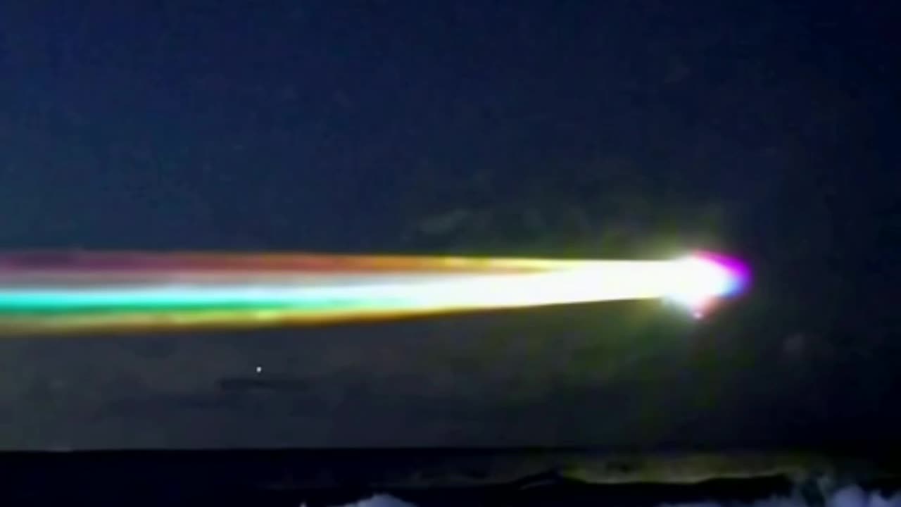 UFO OR COMET? SIGHTED ON BEACH
