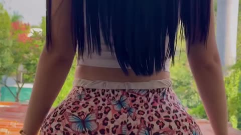 🔥 Sexy Latina With Bouncy Booty 🍑