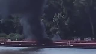 At least 2 people killed after helicopter crashes into barge at Mississippi River near West Alton