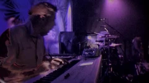 Bring On the Dancing Horses - Echo and The Bunnymen (live)