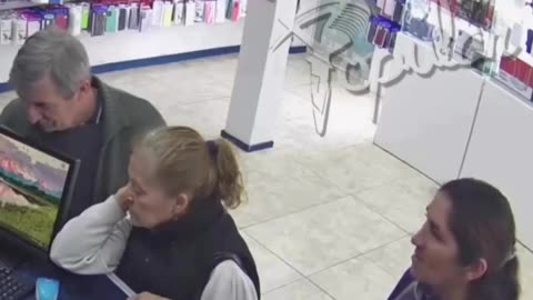 🤣👜 Epic Fail in Stealing the Wallet! | FunFM
