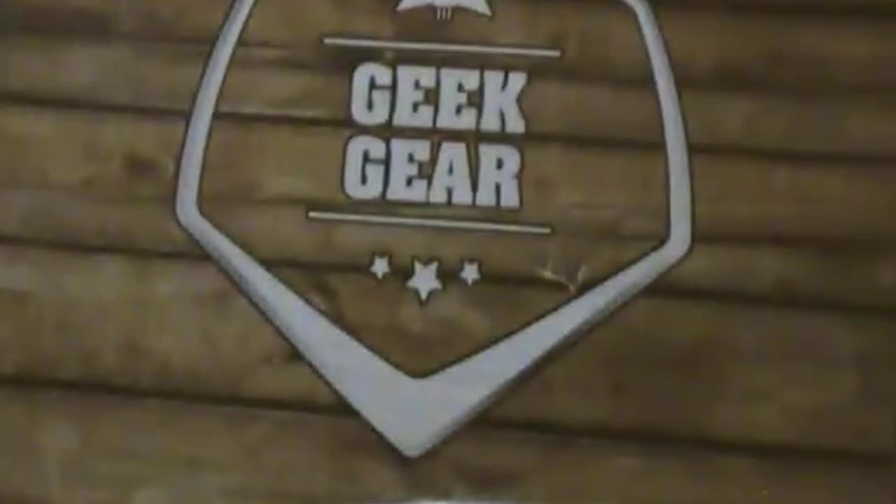 Pop Culture Unboxing Episode 103_ Geek Gear May 2017