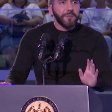 Nayib Bukele anuncia becas universitarias a nivel nacional