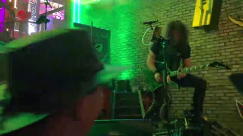NASHVILLE TN LIVE BROADWAY STREET / PEOPLE WATCHING / BANDS WATCHING / BARS