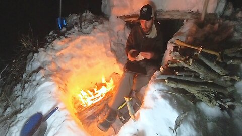 Bushcraft Camping in the Idaho Wilderness With Snow roof shelter