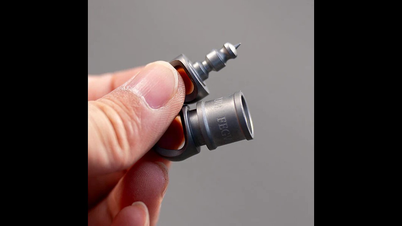 Titanium Alloy Quick-Release Push-Pull Keychain