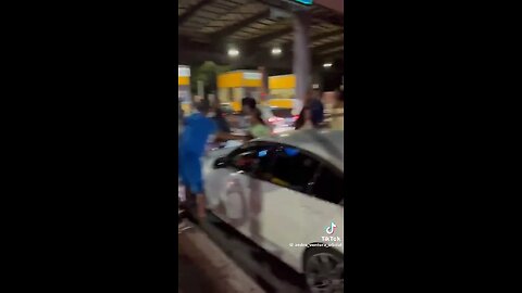 Tribos africanas em confrontos na portagem da ponte Salazar