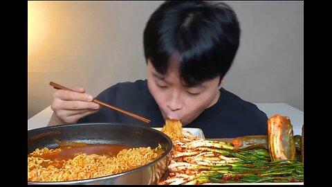 Scallion kimchi, with instant noodles, delicious