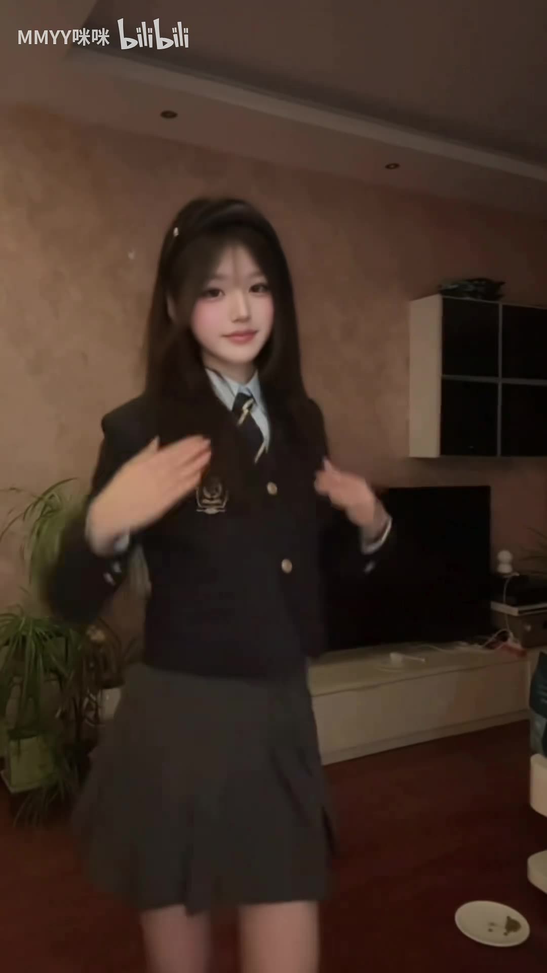 Light Charcoal Pleated Skirt Sinuous Gentle Dance | Daily Beauty EP 1155