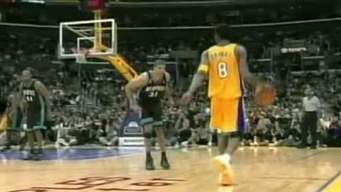"Grizzlies vs Lakers" NBA'02 (14/01/2002) K. Bryant 56pts, P. Gasol 25pts 12reb & Swift 22pts 12reb 