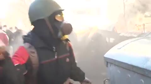 Противоправные действия мирных протестующих 18 февраля 2014 года