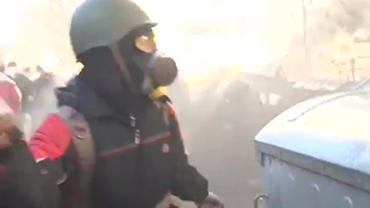 Противоправные действия мирных протестующих 18 февраля 2014 года