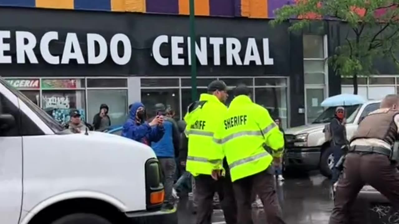 Minneapolis went crazy when "Reddit" leaked an anti-ice raid