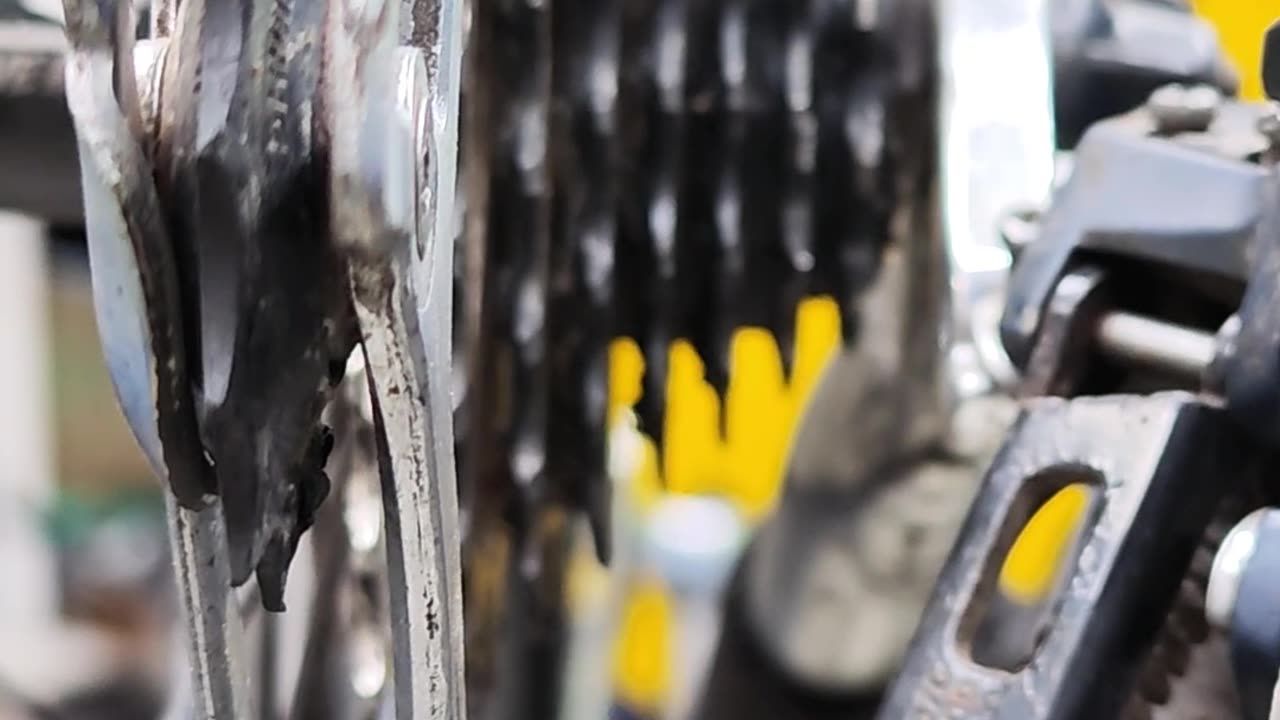 Bike derailleurs work by way of ASMR.