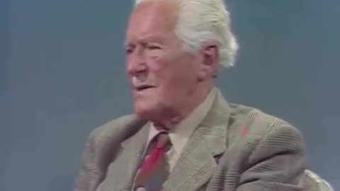 Titanic survivor recalls leaping from the ship’s stern