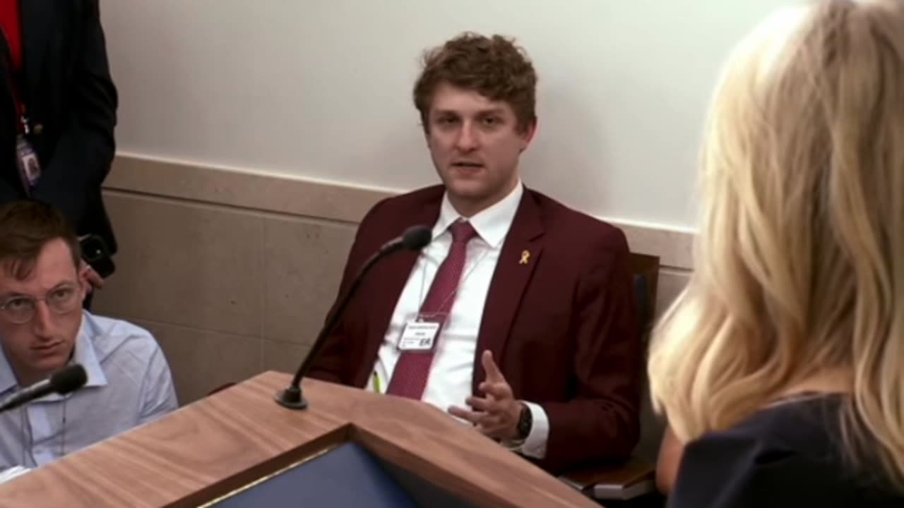 Democrat Senator Chris Van Hollen Goes To San Salvador To Demand The Release of Kilmar Garcia