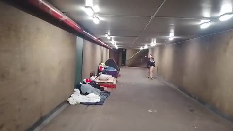 I saw blue and white container in subway soon after including same thing in video