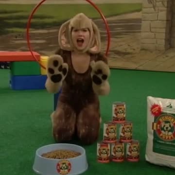 Christina Applegate as Kelly Bundy in Hungry Puppy ad MWC Sitcom