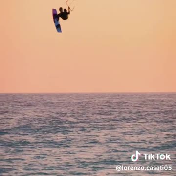 Is that SuperMan (via:@lorenzo__casati)