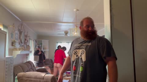 Pedo busted? Tried to meet 11 year old and her mother... shit his pants...wtf?