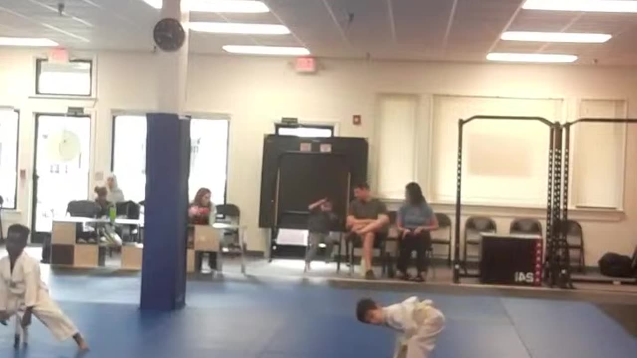 Tong Hap Kwan Kickboxing Class & Kids Chon Tu Taekwondo Class