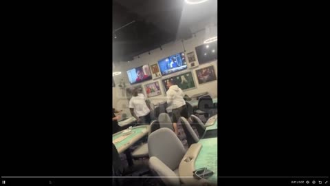 Former NFL star Adrian Peterson gets in a fist fight with a man over poker