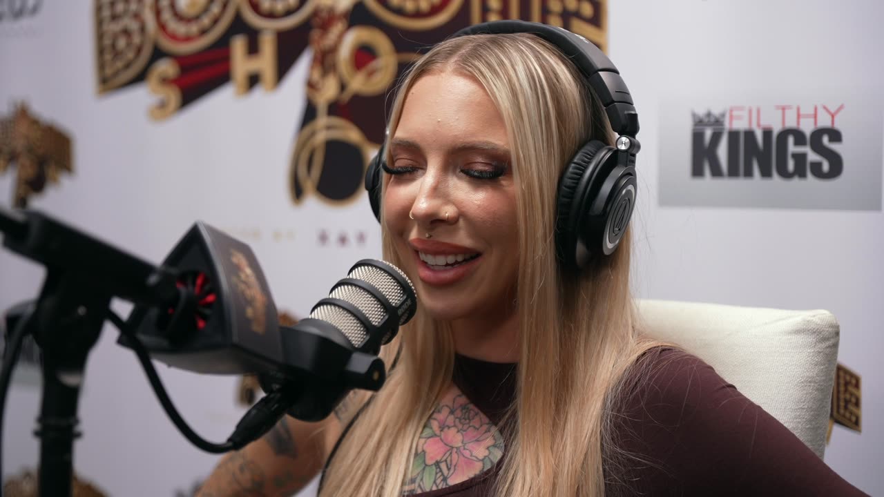 Cassidy Luxe - My Pu$$y Got So Swollen From Urinary Tract Infection, The Gynecologist Couldn't Open.
