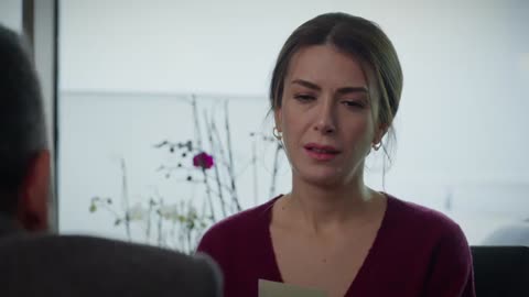 Tolga le enseña a Çağla su caja del pasado y abre la puerta a una nueva oportunidad entre ellos